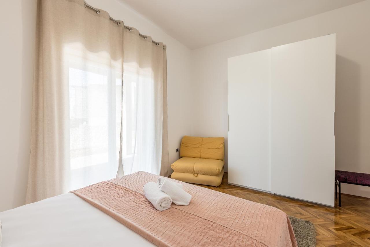 Family Apartments Jadrijevic Primošten Esterno foto