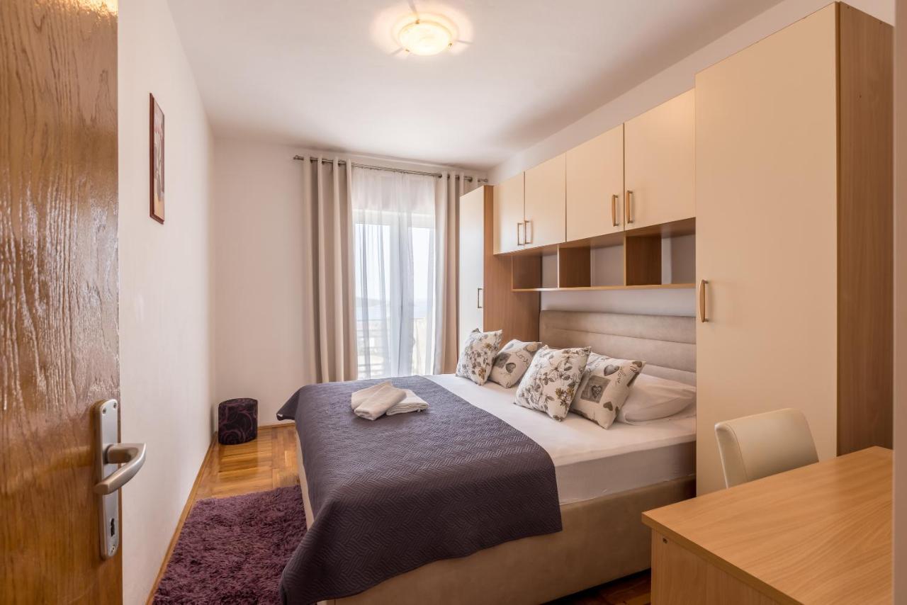 Family Apartments Jadrijevic Primošten Esterno foto